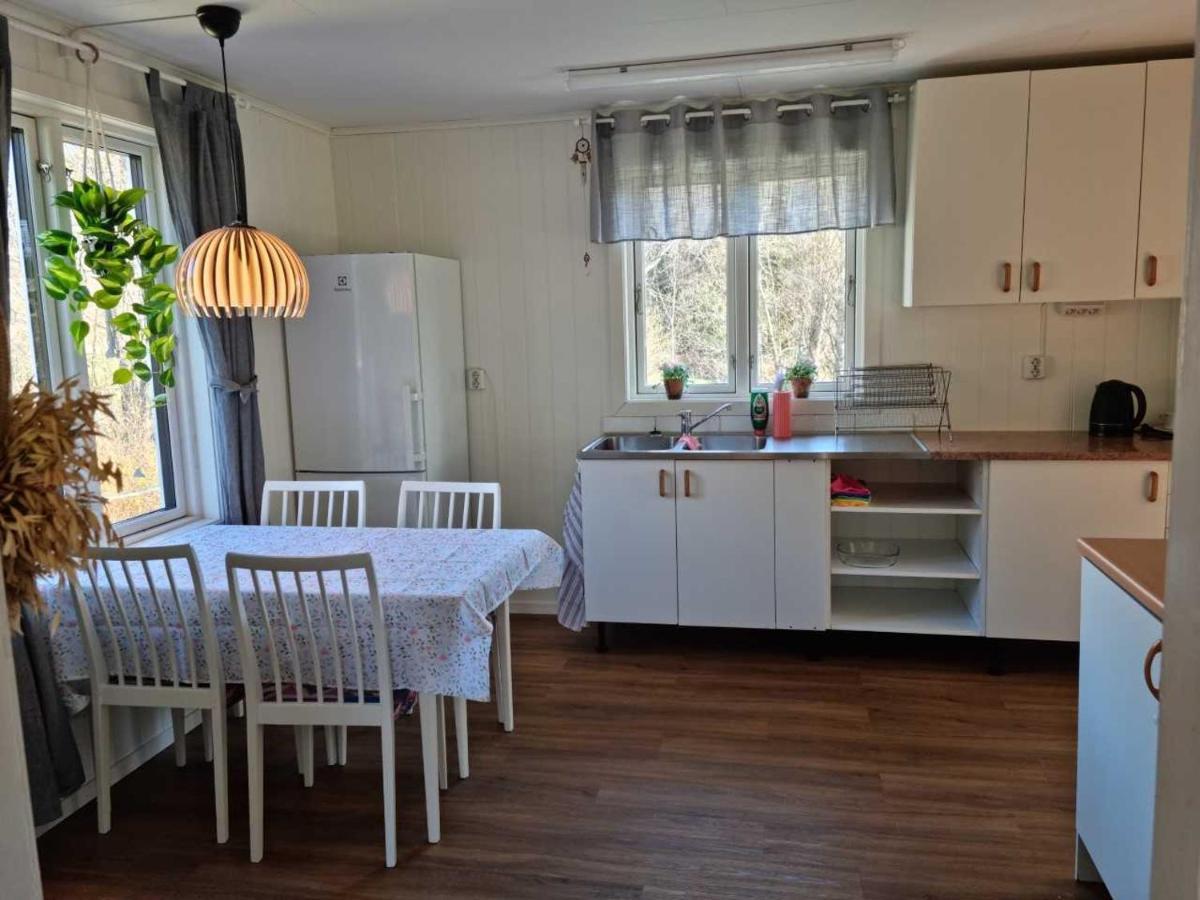 Charmigt Hus Pa Landet Naera Till Bad Stromstad Luaran gambar