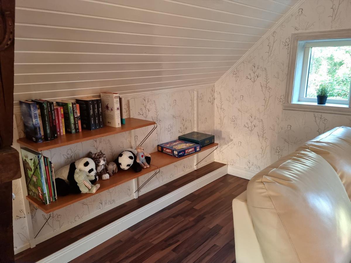 Charmigt Hus Pa Landet Naera Till Bad Stromstad Luaran gambar