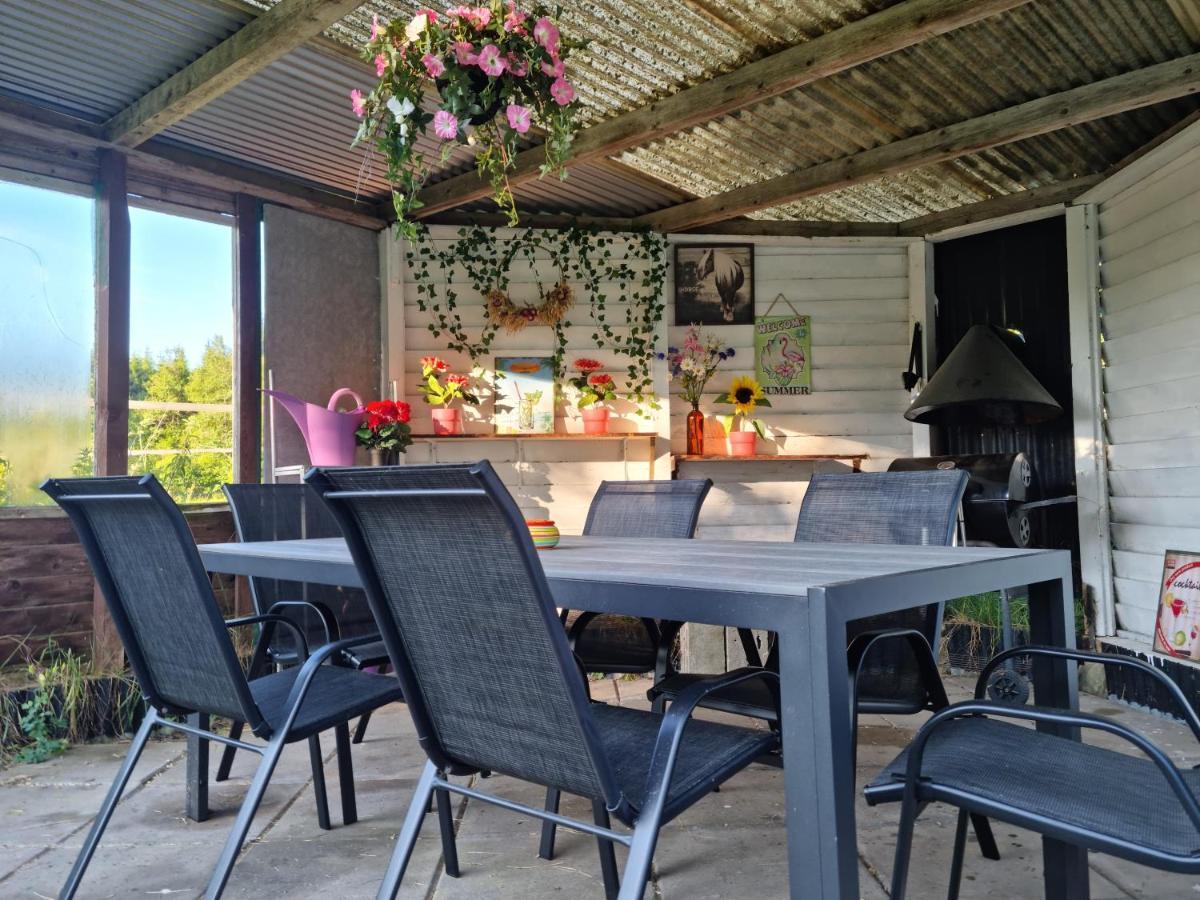 Charmigt Hus Pa Landet Naera Till Bad Stromstad Luaran gambar